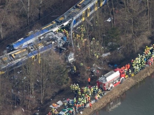 Sudarili se putnički i teretni vlak u Belgiji: Troje mrtvih, 40-ak ozlijeđenih