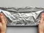 Stavite dvije žlice octa na aluminijsku foliju: Trik koji rješava najdosadniji problem u kuhinji