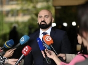 HDZ prozvao Isaka jer šuti o vježbama gađanja "pripadnika vehabijskog poketa" u vojarni kod Mostara