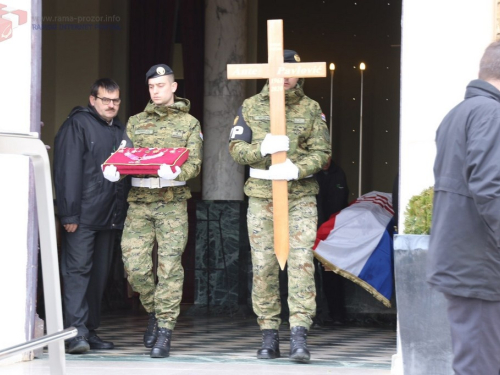 FOTO: Na Mirogoju sahranjen pukovnik Ante Pavlović