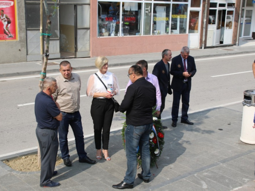 FOTO: Polaganjem vijenaca i svečanom sjednicom započelo obilježavanje Dana općine