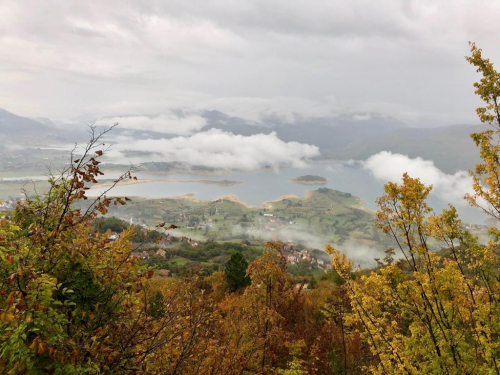 FOTO: 300 mladih na planinarskom križnom putu Bugojno - Kupres - Rama