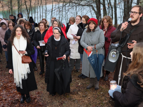 FOTO: Put križa kroz fratarski gaj na Šćitu