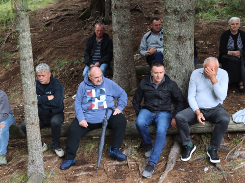 FOTO: Na Vranu služena sv. misa za poginule duvandžije