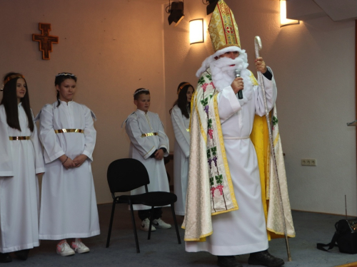 FOTO: Sv. Nikola i ove godine razveselio djecu u župi Rama-Šćit