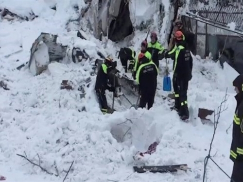 Alpe: Pod lavinama poginulo šest osoba
