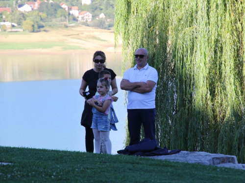 FOTO: Započela trodnevnica u župi Rama-Šćit, prvašići darovani prigodnim darovima