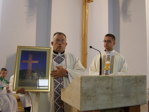 FOTO: Misa sekundacija mladomisnika Ljube Zelenike u župi Uzdol