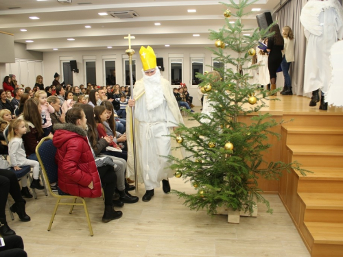 FOTO: Sv. Nikola razveselio mališane u Rumbocima