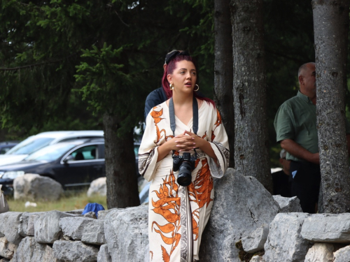 FOTO: Na Vranu služena sv. misa za poginule duvandžije