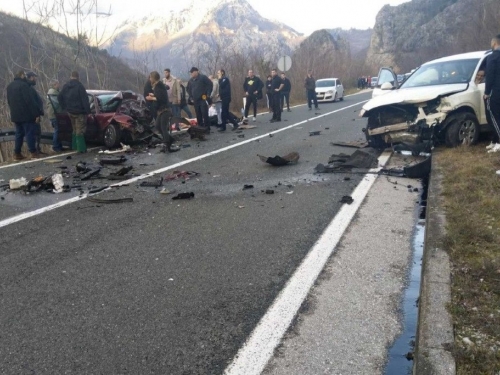 Mostar: U prometnoj nesreći u Drežnici poginule dvije osobe