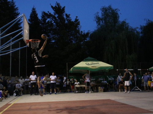 FOTO: ''General Vasilije Mitu'' iz Zagreba pobjednik 15. Streetball Rama