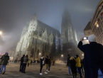 Hrvati iz Austrije: U javni prijevoz smijemo, u trgovinu ne. Ljudima je dosta...