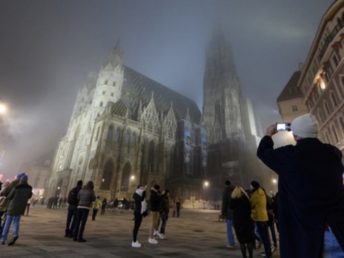 Hrvati iz Austrije: U javni prijevoz smijemo, u trgovinu ne. Ljudima je dosta...