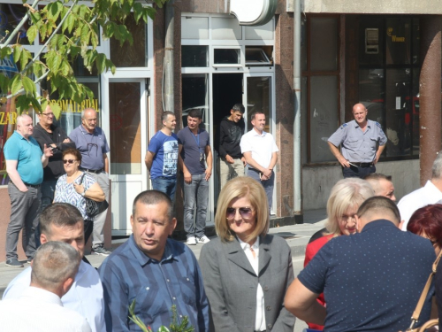 FOTO: Polaganjem vijenaca i svečanom sjednicom započelo obilježavanje Dana općine