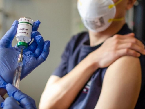 Cjepivo protiv koronavirusa bit će javno dostupno do kraja 2020. godine