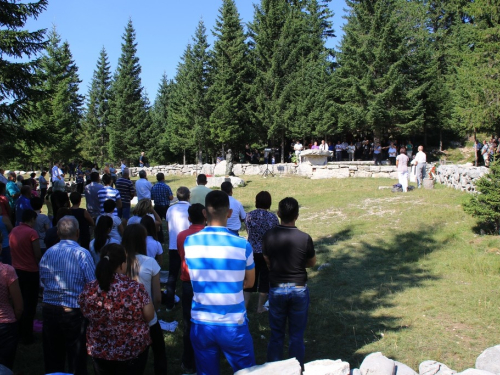 FOTO: Na Vran planini služena misa za poginule duvandžije