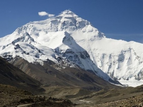 Zbog potresa Mount Everest smanjen za dva i pol centimetra