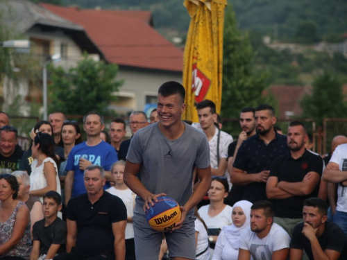 FOTO: Ekipa ''Makarska 3x3'' pobjednik 19. Streetball Rama 2021.