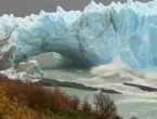 Urušio se masivni ledenjak u Argentini