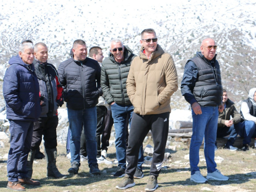 Mirno okupljanje na Zahumu: Ramci poručili – ''Ne damo svoje!''