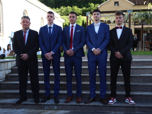 FOTO/VIDEO: Matura 2024. - Defile mladosti na ulicama Prozora