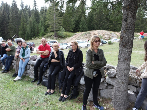 FOTO: Na Vranu služena sv. misa za poginule duvandžije