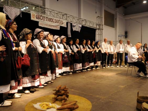 Ramci po deseti puta okupili brojne folkloraše