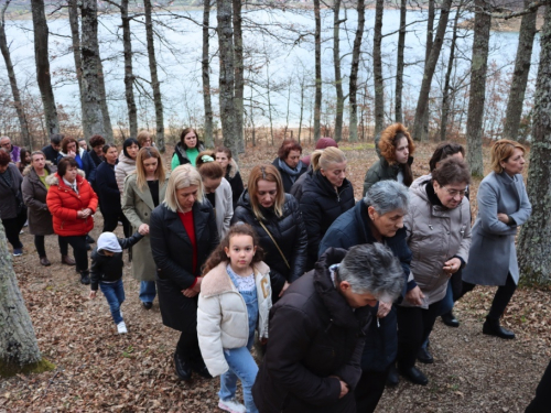 FOTO: Put križa kroz fratarski gaj na Šćitu