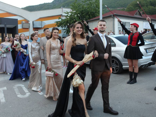 FOTO: Matura 2026. - Defile mladosti na ulicama Prozora