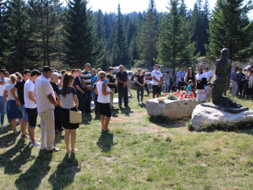 FOTO: Na Vran planini služena misa za poginule duvandžije