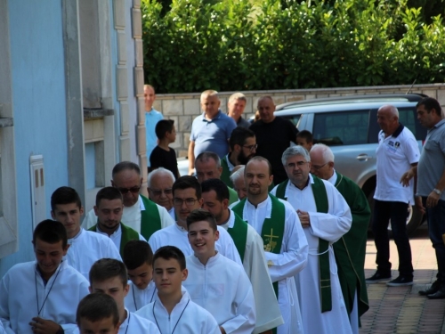 FOTO: Dan posvete crkve i susret duhovnih zvanja u župi Prozor