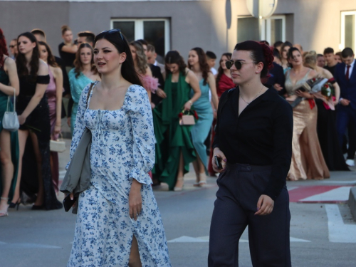 FOTO/VIDEO: Matura 2024. - Defile mladosti na ulicama Prozora