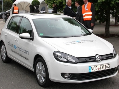 Volkswagen pustio u prodaju električni Golf