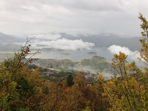 FOTO: 300 mladih na planinarskom križnom putu Bugojno - Kupres - Rama