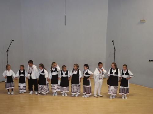 FOTO/VIDEO: 2. večer folklora u Prozoru - ''Običaje svoje zaboravit neću''