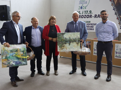 FOTO: Otvoren 17. sajam ''Dani šljive Prozor - Rama 2024.''