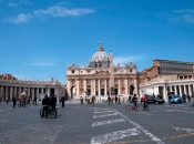 Papa otpustio cijeli vrh Caritasa