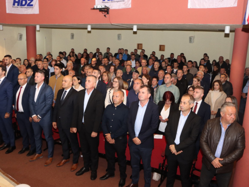 FOTO/VIDEO: HDZ BiH Rama održao centralni predizborni skup u Prozoru