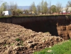 Ukrajina: Otvorila se rupa u zemlji široka 100 metara