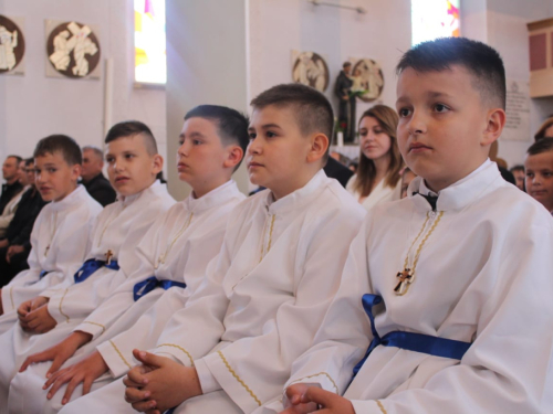 FOTO: Prva sveta pričest u župi Prozor