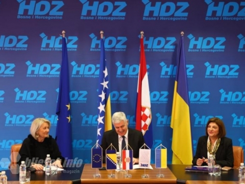Čović: Ukrajinska zastava treba skrenuti pažnju na politiku u BiH