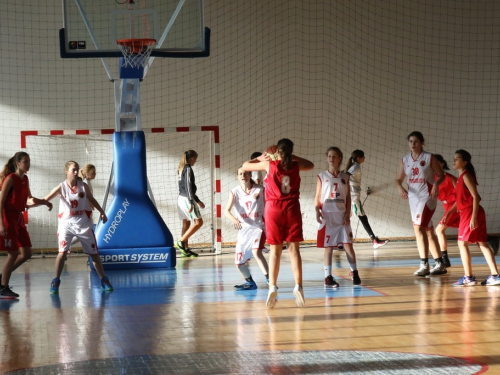 FOTO: Mlade Dubrovčanke osvojile turnir u Rami