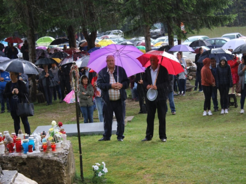 FOTO/VIDEO: Na Vranu služena sv. misa za poginule duvandžije