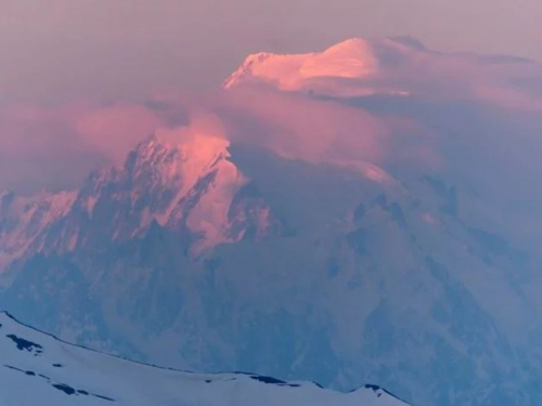 Ogromni ledenjak na Mont Blancu bi se mogao odlomiti, zatvorene su ceste