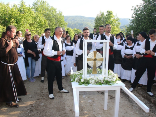 FOTO: Jedinstveni događaj na Pidrišu - stigle moći sv. Ante