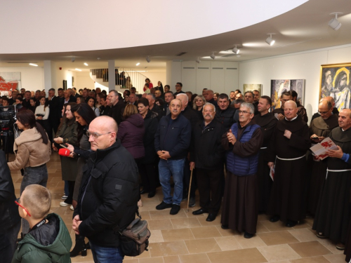 FOTO: Svečano otvorena Galerija Franjevačkog samostana Rama Šćit