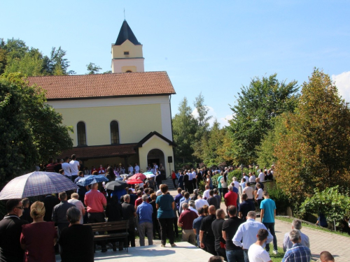 FOTO: Na Uzdolu obilježena 25. obljetnica zločina nad Hrvatima