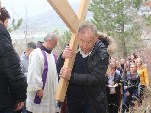 FOTO: Ramski put križa na brdo Gračac