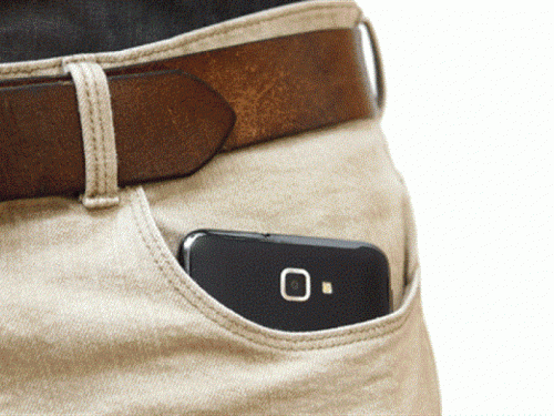 Muškarci, ne nosite mobitel u džepovima hlača, radijacija uništava spermu